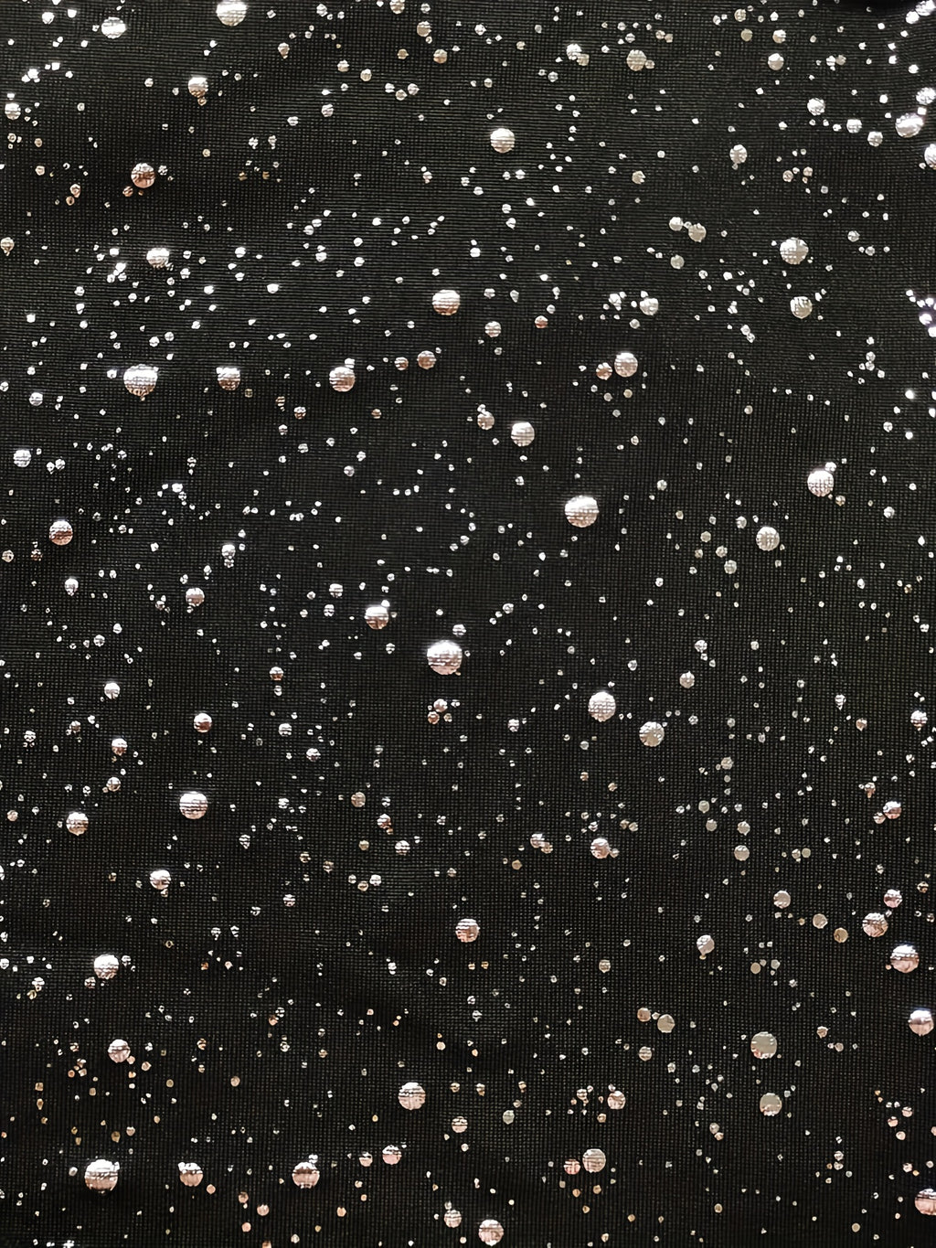 Long-sleeve V-neck dress with sequins and waist detail — perfect for autumn and winter