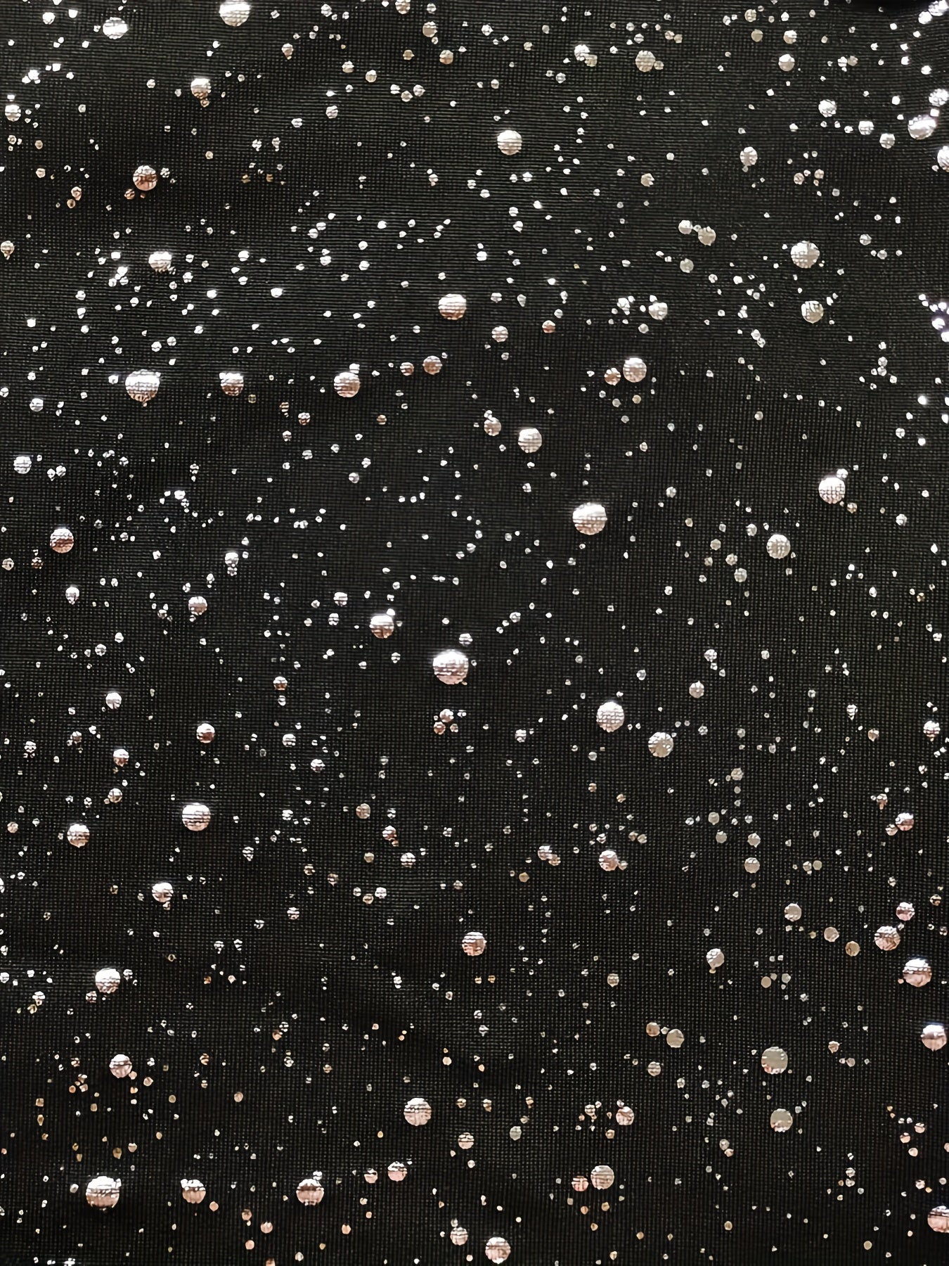 Long-sleeve V-neck dress with sequins and waist detail — perfect for autumn and winter