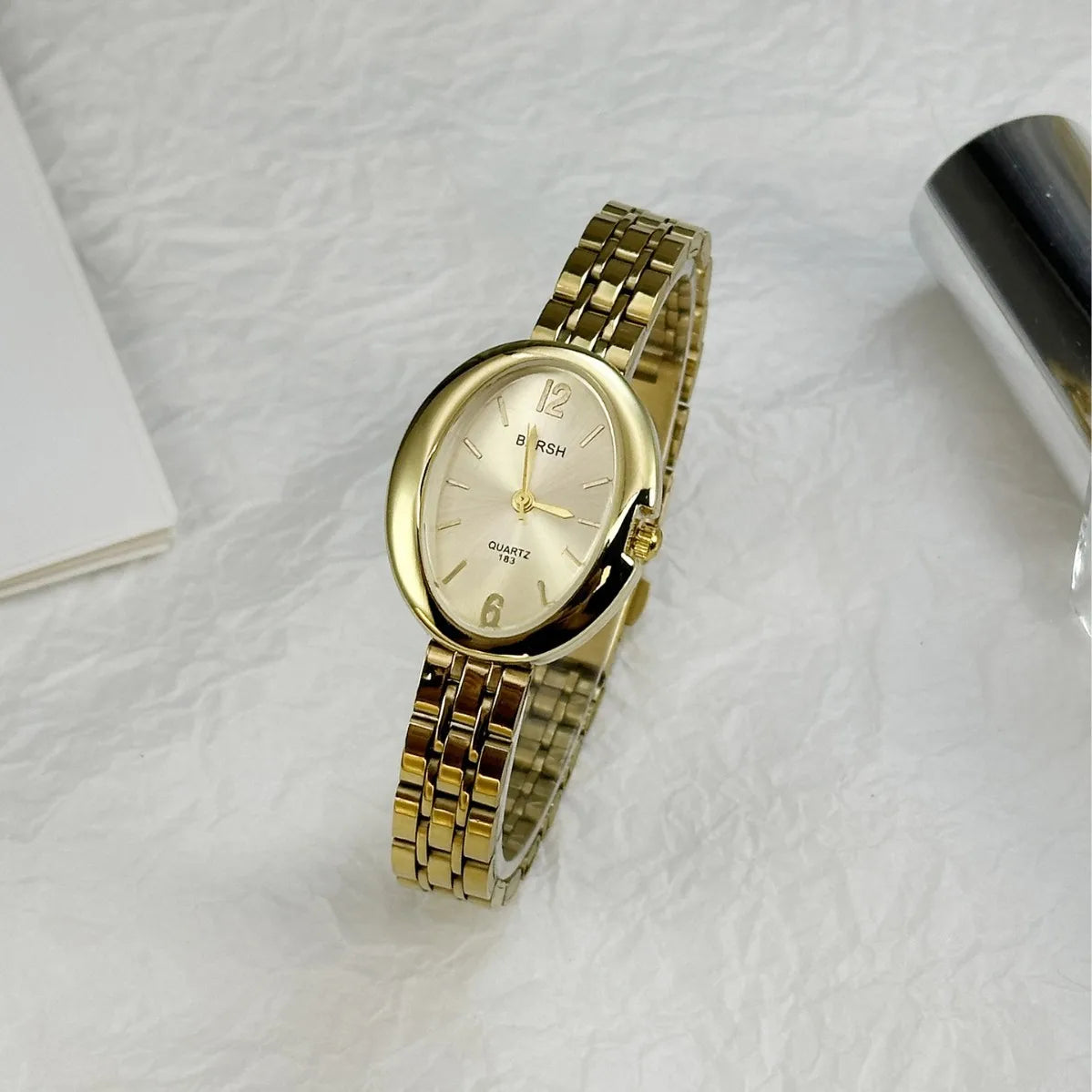 Sleek Women's Quartz Watch – Pigeon Egg Dial & Steel Strap