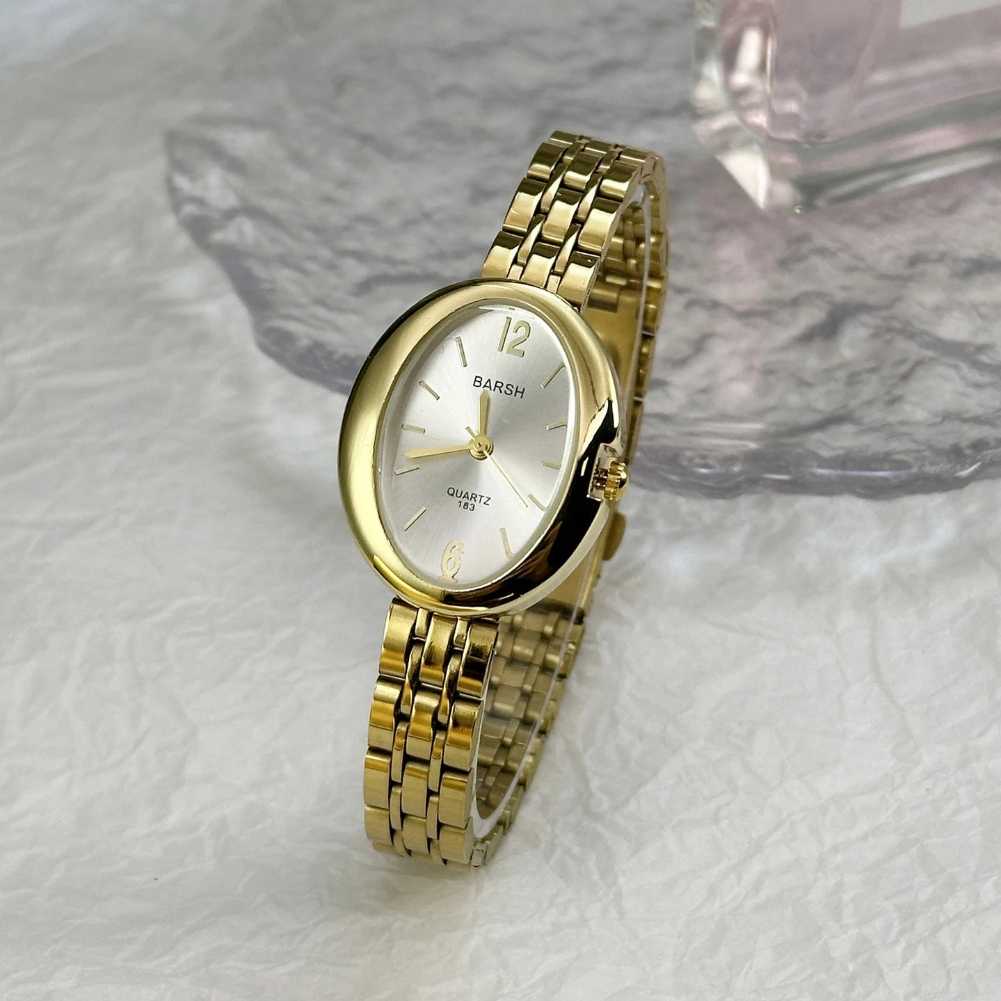 Sleek Women's Quartz Watch – Pigeon Egg Dial & Steel Strap