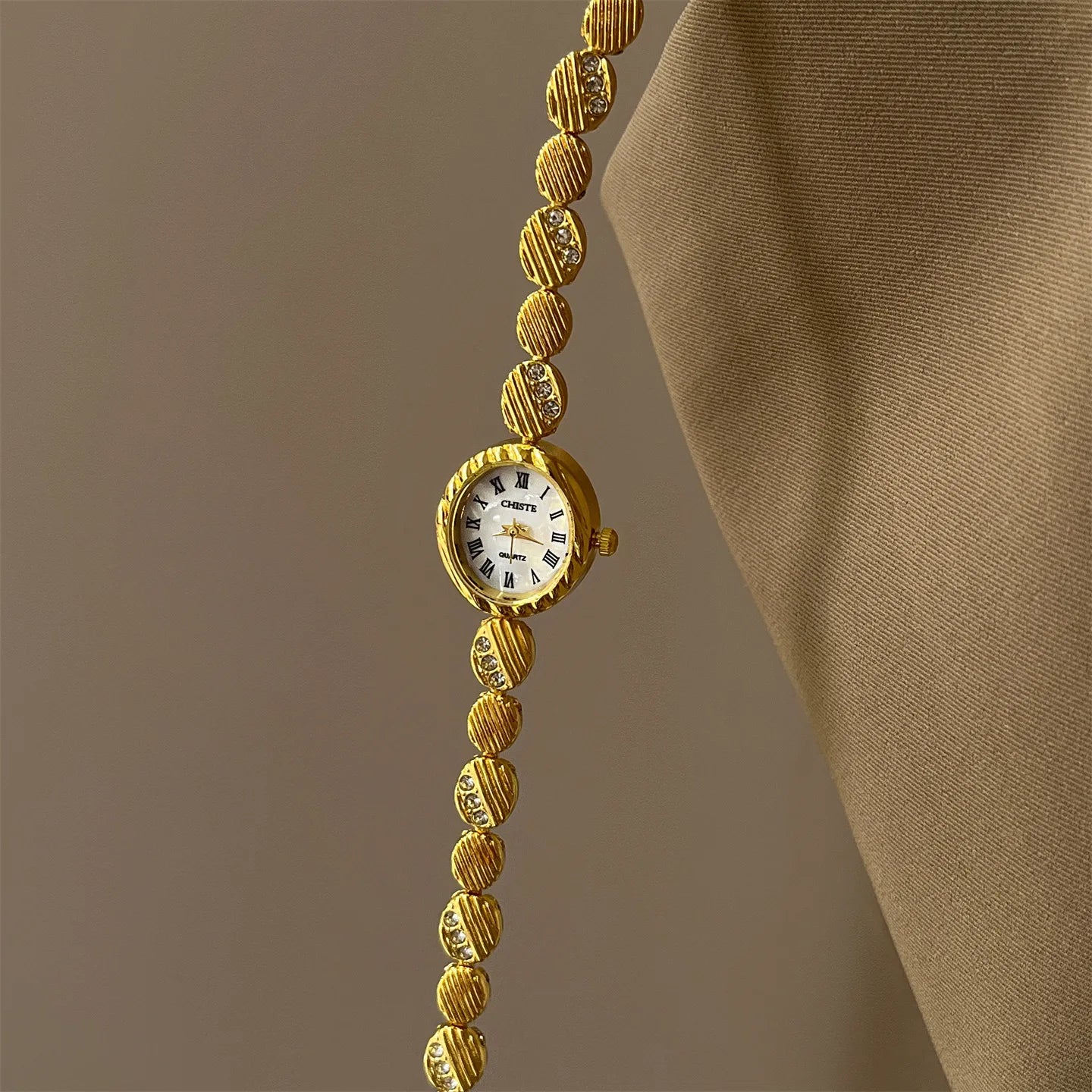 Luxury French Women's Watch – Oval Dial & Metallic Finish