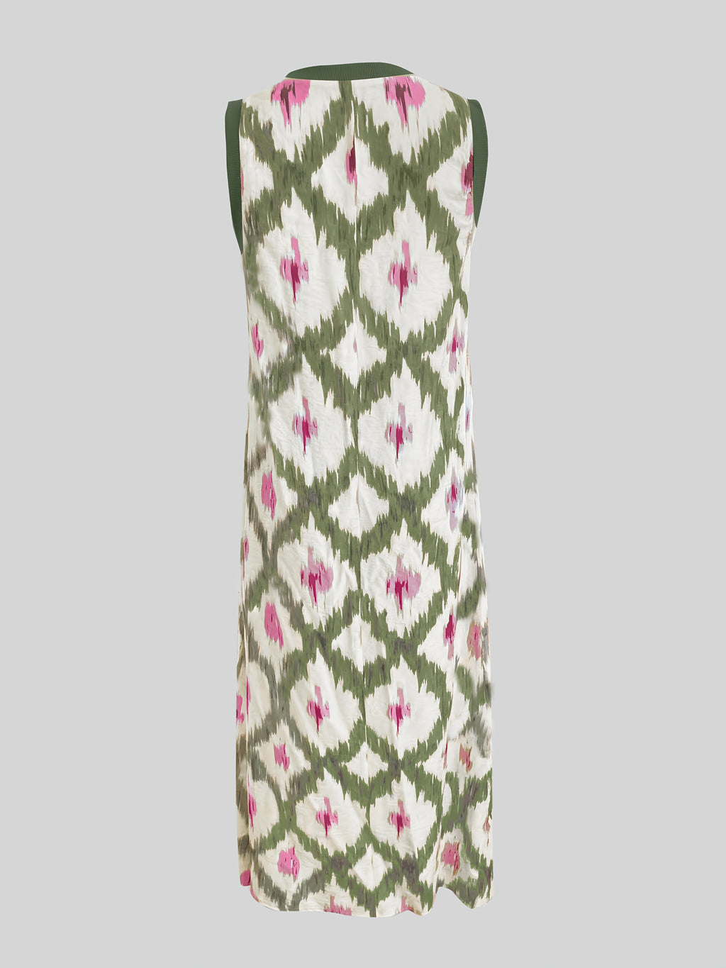 Sleeveless V-neck boho dress with loose fit and patchwork detail, perfect for casual and vacation wear